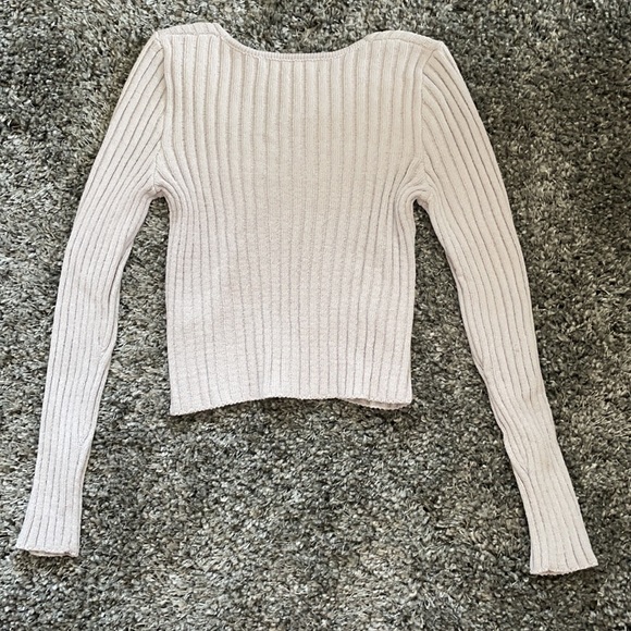 Cropped Sweater - Picture 3 of 4